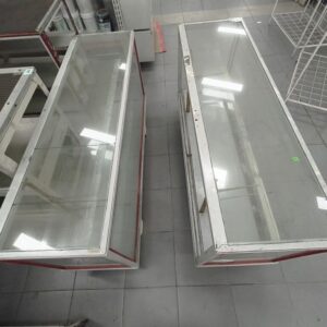 Lote de 2 Vitrinas Horizontales con Vidrio y Marcos Metálicos