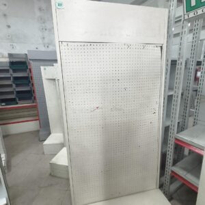 Exhibidor Metálico Perforado con Cabecera y Base