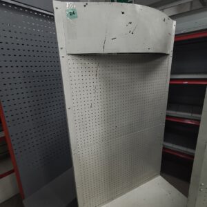 Exhibidor Metálico Blanco con Panel Perforado y Cabecera