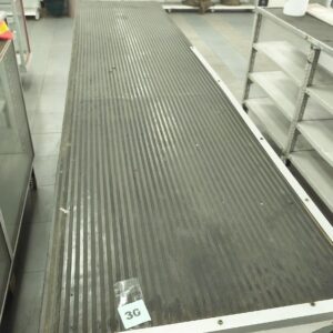 Mesa de Trabajo Acanalada con Estructura Metálica