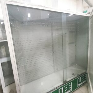 Vitrina Exhibidora con Frente de Vidrio y Fondo Perforado